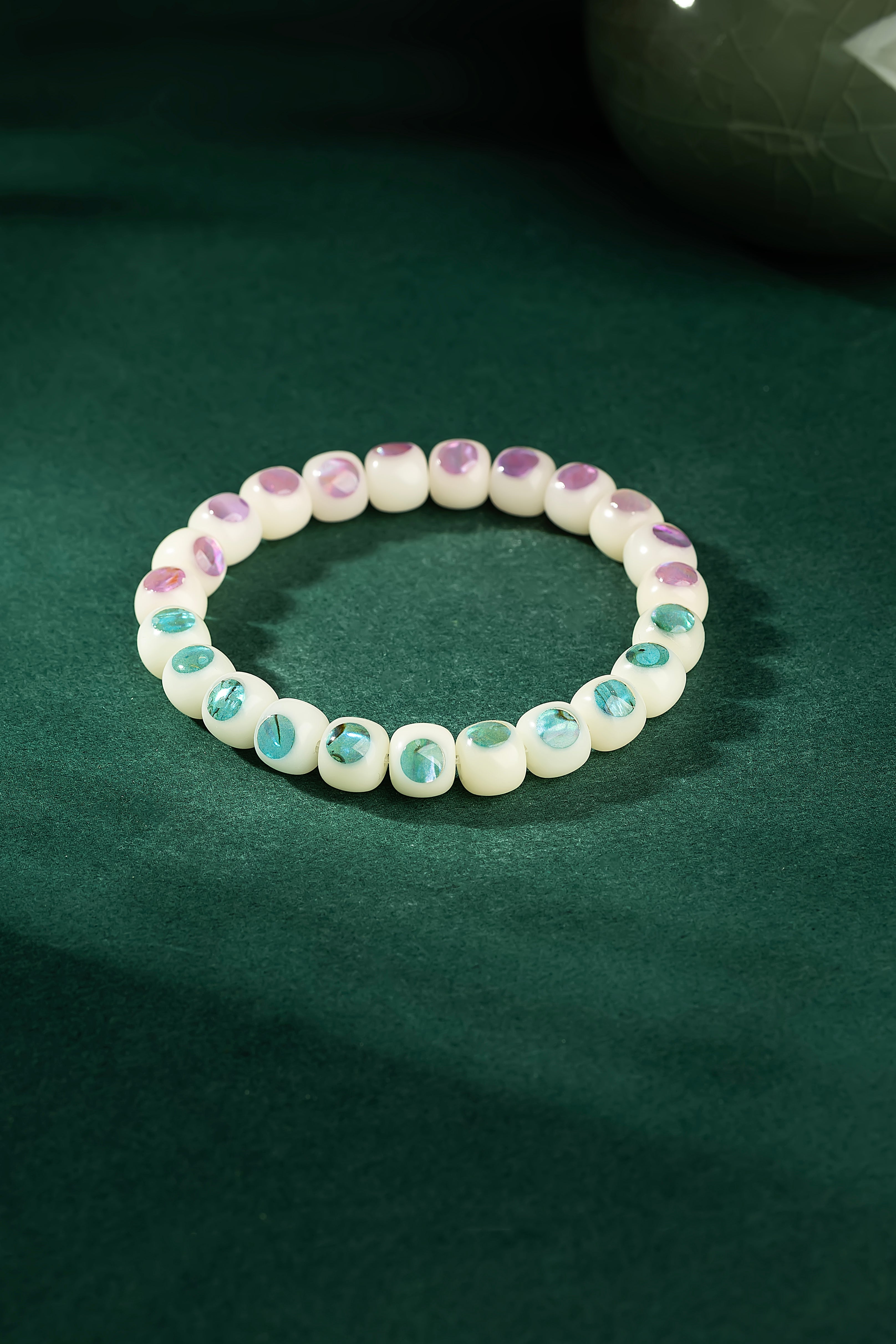 Iridescent fidget bracelet