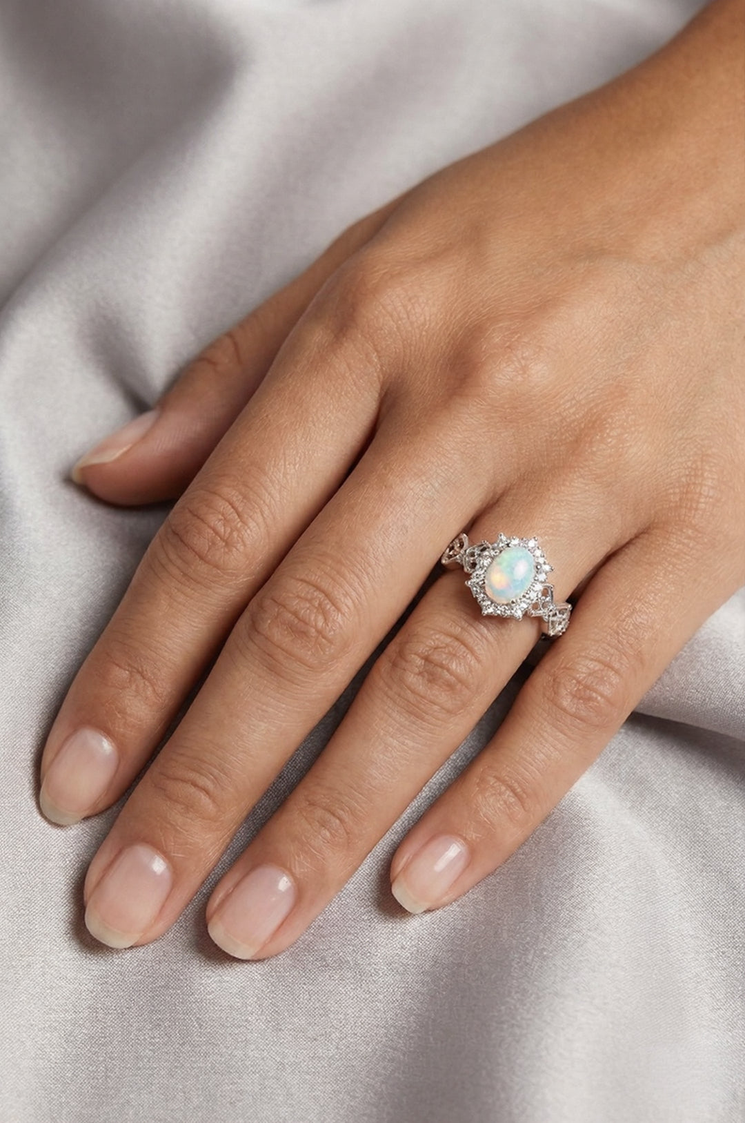 Lumière Opal Ring